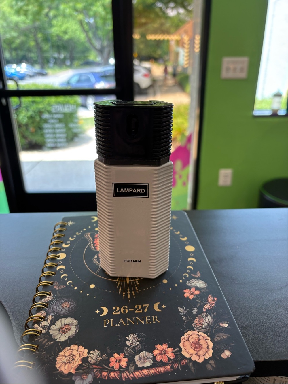 Men Fragrance Spray — White/Black